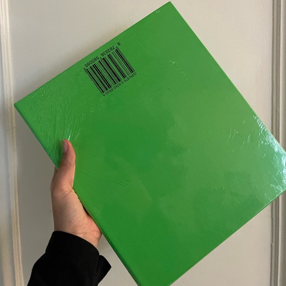 VIRGIL ABLOH “SOMETHINGS OFF” TASCHEN NIKE BOOK - Picture 10 of 10